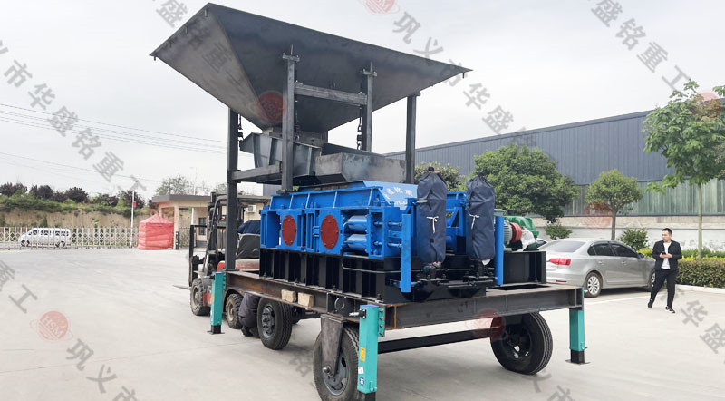 加工一噸河卵石能出多少沙子？移動(dòng)對輥制砂機(jī)制砂效果怎么樣